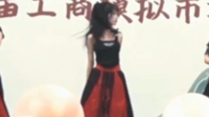 今天是帅气花木兰，主打一个模糊氛围感，卡点极其舒适