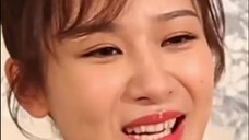 Yang Zi’s face looks okay when she doesn’t smile, but it looks really weird when she does!