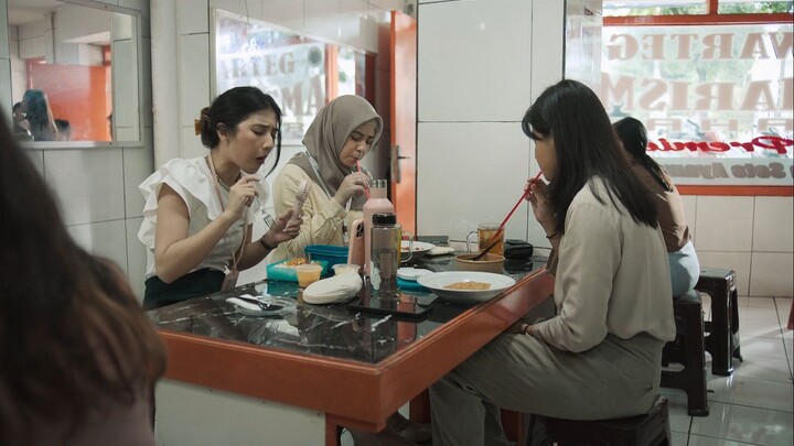 Home.Sweet.Loan.2024.WEBRip-NFX-English