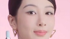 ลิปสติกสีน้ำเงิน Yang Zi ออนไลน์แล้ว! แฟนๆ ของเธอใฝ่ฝันที่จะมีหน้าตาแบบนี้