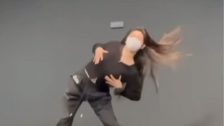 niki姐姐翻跳anti-fragile 甩头发太绝了