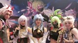 What was the experience of Cos Shen He and Gan Yu going to the London Comic Con? |Take a photo with 
