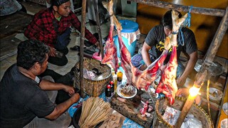 PALING BEDA DAN UNIK, JUALANNYA DI TEMPAT GELAP?? kambingnya digantung, lalatnya bikin ketagihan