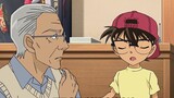 Lão nhân liếc mắt liền nhận ra Conan chính là Shinichi của mười năm trước, Conan cũng bao dung lão p