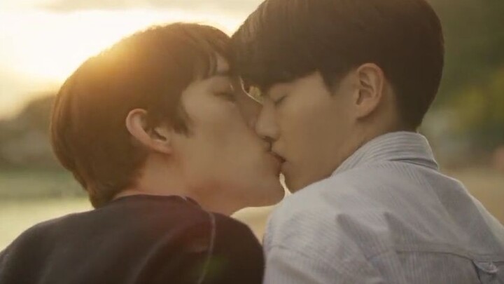 Hyeong Daun & Cha Siwon lovely kiss | Blueming (2022) Ep 7