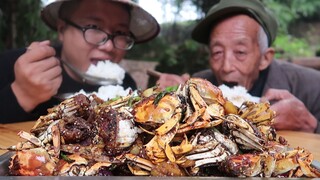 Countryside Recipe & Mukbang | Spicy Crabs