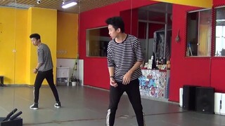 【คณะนาฏศิลป์หนาน】ห้องสอนและฝึกซ้อมนาฏศิลป์เยาวชนฤดูใบไม้ผลิ Cai Xukun Youth With You 2 (ส่วนที่ 1)