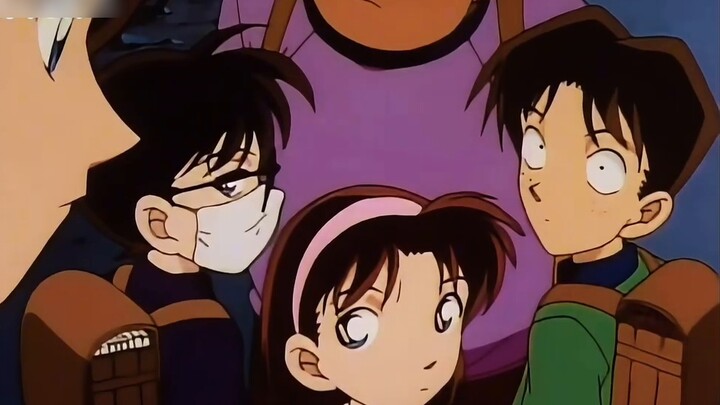 Shinichi: Sister Xiaolan, please wait for me. Ah, I forgot to switch the number..