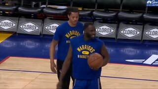 Draymond Green on the Court in pre game before game Warriors vs Knicks/Draymond Green Injury Update