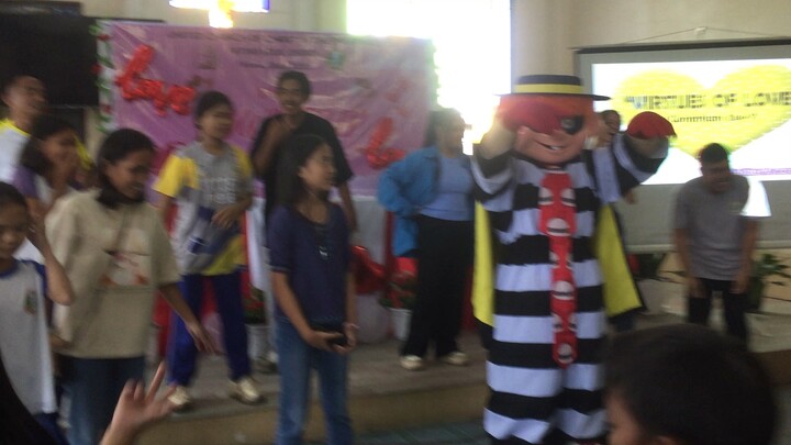 Naka sayaw pa HAHAH