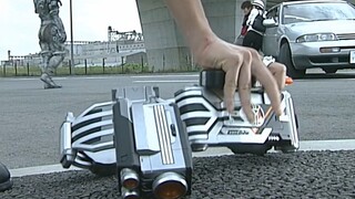 Melihat adegan terkenal penyelamatan tampan Kamen Rider, bagian 2