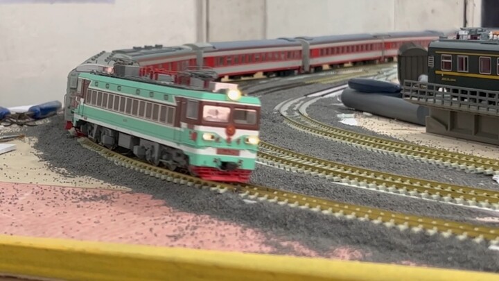 The outer rail superelevation test is completed. Pull the car to make a bend
