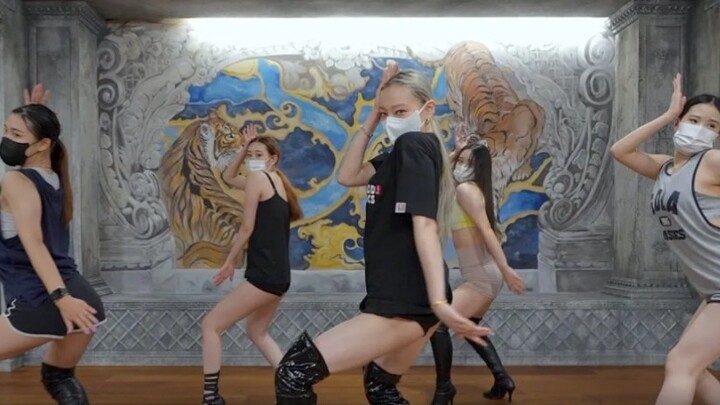 FUNKY Y CHOREOGRAPHY VIDEO / YUGYEOM- LOVE THE WAY ft.JAY PARK & PUNCHNELLO
