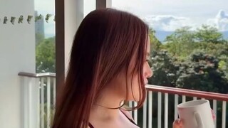 "Gak banyak gaya, tapi bikin mata lengket 👀🔥"
