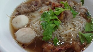 Braised pork noodles ก๋วยเตี๋ยวหมูตุ๋น หอมอร่อยเข้มข้น