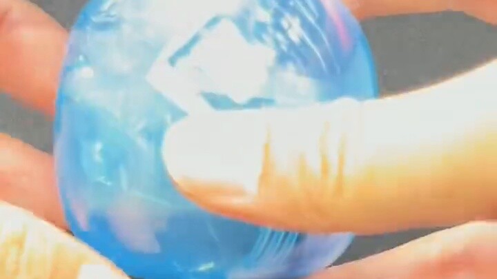 This is fun to unbox a gashapon toy! Manual transmission! You can hear the roar of the engine!