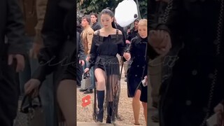 Here comes the queen jisoo at Dior Paris fashion week 2024🔥 #jisoo #parisfashionweek #blackpink