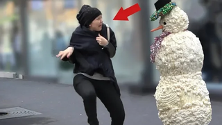 SCARY SNOWMAN PRANK 2019 - เรื่องตลกที่ซ่อนอยู่ในกล้อง