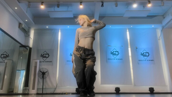 Because a song is so good, I made a temporary dance~
