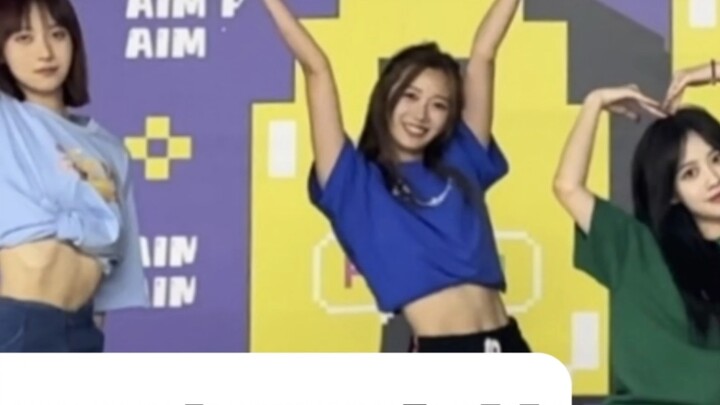 AIM Galaxy Girls｜เวอร์ชั่นเต้นเต็มๆ ของ Little Apple มาแล้ว