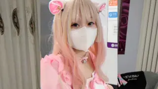 I met a cosplay lady at the subway station. Definitely a pretty wow beauty.