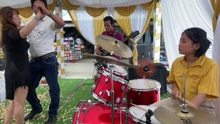 Đây Có Phải Chị Em Gì Ca Sĩ Siu Black Không Mọi Người - Drum Girl Ni Ni