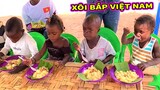 Ẩm Thực VIỆT NAM Ở CHÂU PHI ||  Phản Ứng Của Người Dân Châu Phi Khi Ăn XÔI BẮP Của VIỆT NAM