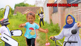 BAYI LUCU MENEMUKAN CHAINSAW MAN DI TEMPAT SEPI !! MAMAH PANIK