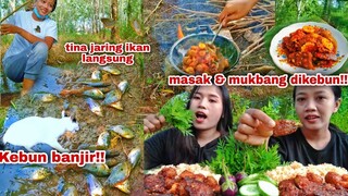 MUKBANG DAN MASAK DIKEBUN IKAN BAKSO SAMBAL LALAPAN MENTAH HASIL BERBURU IKAN#mukbanglalapan#masak