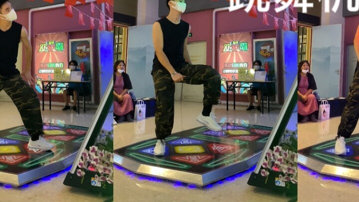 【Ping Pong HyunA】E-dance became famous, HyunA dance partner on the plane