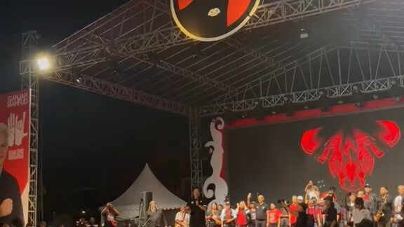 konser bapak ganjar yg datang pendukung prabowo