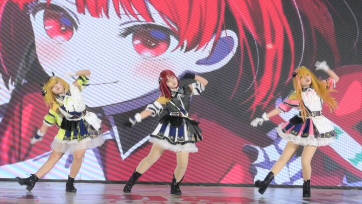 I cosplayed my favorite Kana-chan at the age of 17! I made a triple jump of my favorite Shin-B Komac