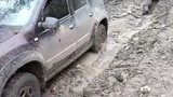Ukrainian army vehicle stuck in mud - Ukrainian Army Fails