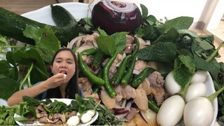 น้ำตกหมูแซ่บๆ ผักมาแบบเป็นสวน | แม่ชบา พาแซ่บบ