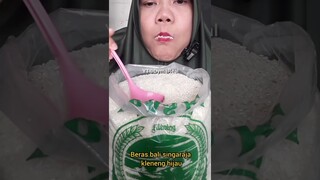 DYMA |ASMR RAW RICE EATING |Makan Beras | asmrrawriceeating| #asmrsounds  #asmr #shorts #mukbang(1)