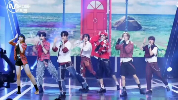 发现今天的演出服很像hot summer风格 于是...