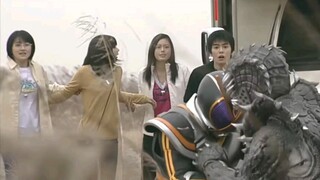 Bị ép biến thành Kamen Rider Kaixa rồi biến thành sa mạc "Kamen Rider 555" ∅