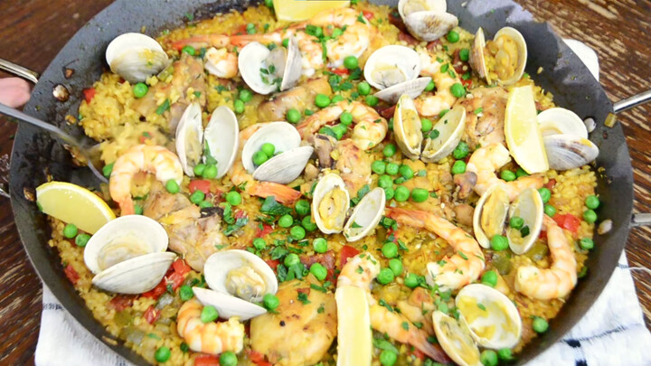 Làm cơm hải sản Tây Ban Nha Paella dễ hơn bạn nghĩ