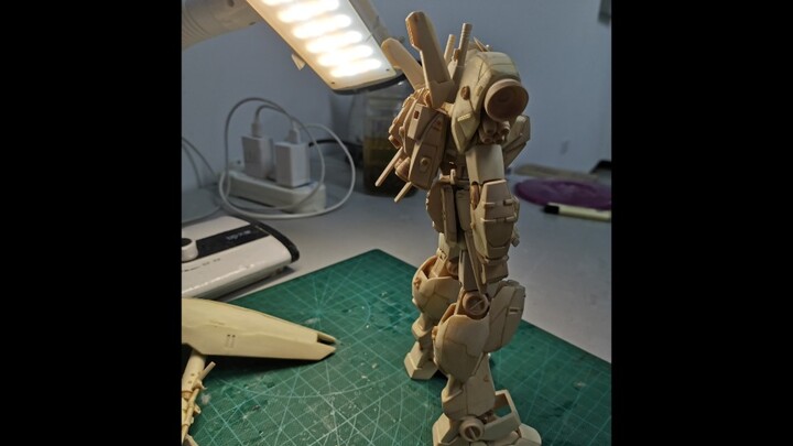 I made this Gundam for two and a half years (all wooden ice cream stick Gundam GP04)
