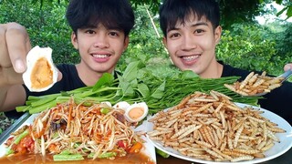 หนอนรถด่วนทอด ส้มตำรสเด็ด ข้าวเหนียวร้อนๆ เแซ่บมันนัว ฟินสุดๆ