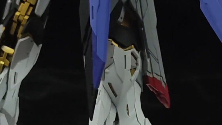 Kemudian bersiaplah untuk membuat Mooncake Factory versi cetak ulang Strike Freedom versi soul blue 