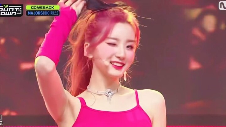 【糊团美女】你没看过的绝美神仙打歌现场！Majors—"Salute" 220407MCD