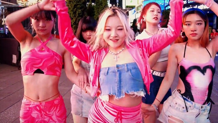 New York Times Square gidle-queencard Queen card! True-confidence shines