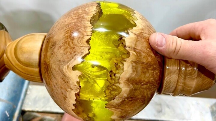 Leftovers, golden burls, plus resin, the finished product is directly taken by the complaining wife