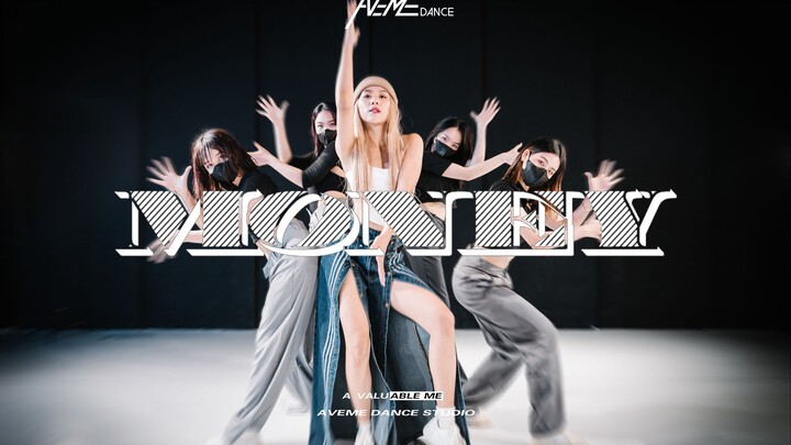 "Money" - Lisa Dance Cover