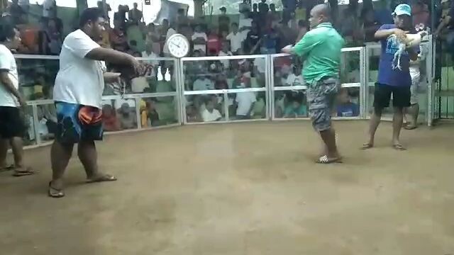 close fight