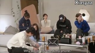 So Funny, Hwihyun Trying To Check Hyewon Phone 🤣