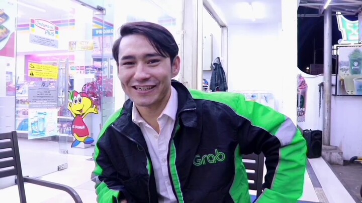 prank nyamar jadi ojek online orang asing  (ceweknya kaget)