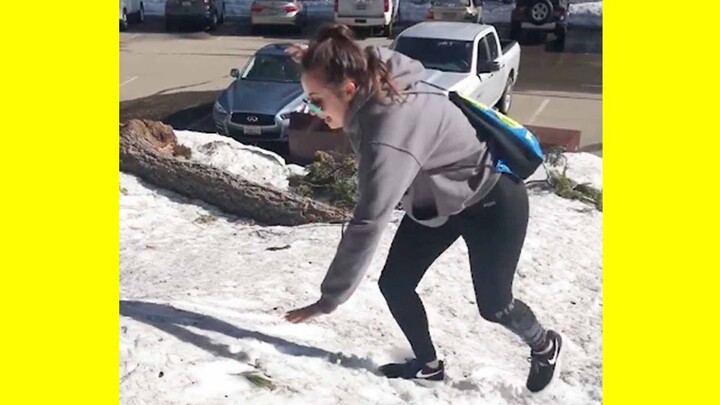 Vehicles In Snow | WINTER CAR Funny Crash | Snow FAILS Compilation - Bilibili Vehicles In Snow | WINTER CAR Funny Crash | Snow FAILS Compilation - Bilibili
