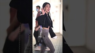 Cute Asian Short Girl 5.8 feet | Hot Asian dance | Cute Chinese Girl #Shorts